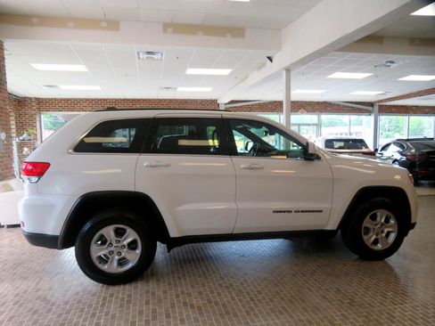 Used 2017 Jeep Grand Cherokee Laredo image 58