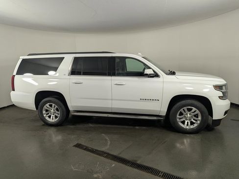 Used 2016 Chevrolet Suburban LT w/ Luxury Package image 8