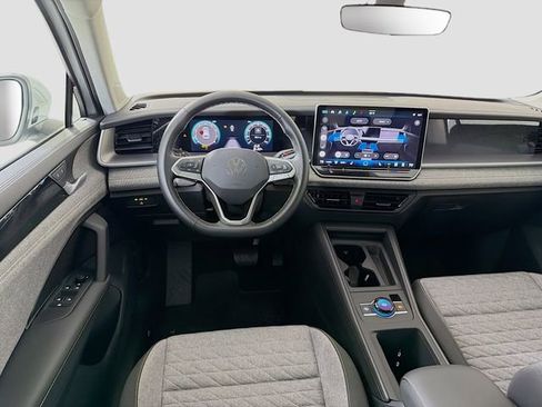 Used 2025 Volkswagen Tiguan S image 21