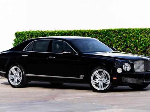 Used 2015 Bentley Mulsanne image 1
