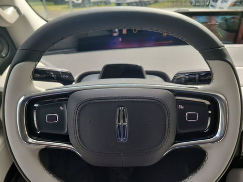 New 2025 Lincoln Navigator L Reserve image 29