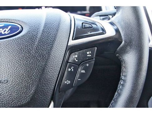 Used 2019 Ford Edge Titanium image 19