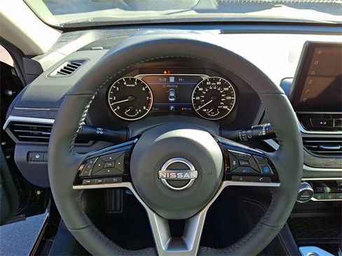 New 2025 Nissan Altima 2.5 SL image 9