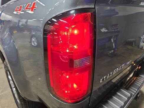 Used 2019 Chevrolet Colorado LT AWD/4WD image 34