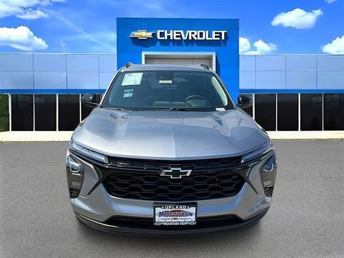 New 2026 Chevrolet Trax LT w/ Driver Confidence Package FWD image 8