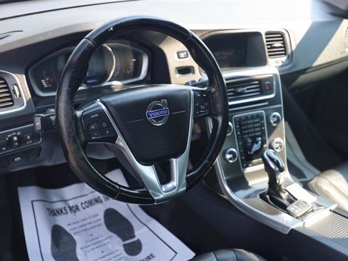 Used 2016 Volvo S60 T5 Premier w/ Convenience Package image 11