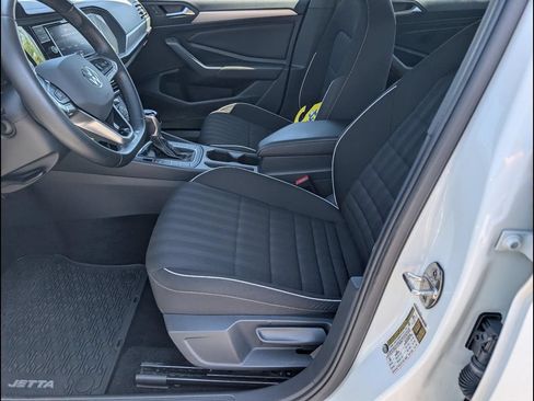 Certified 2024 Volkswagen Jetta Sport FWD image 10