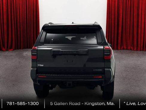 Certified 2025 Toyota 4Runner TRD Off-Road AWD/4WD image 6