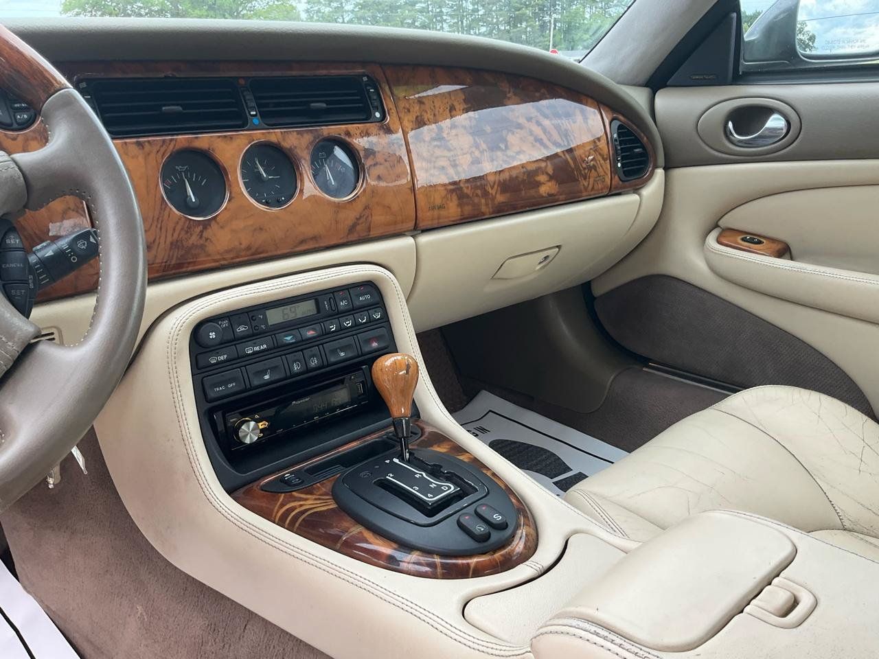 Used 1997 Jaguar XK8 Convertible RWD image 17
