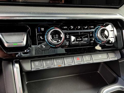 Used 2025 GMC Sierra 3500 Denali w/ Denali Reserve Package image 14