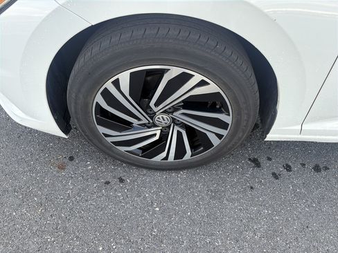 Certified 2021 Volkswagen Jetta SEL FWD image 10