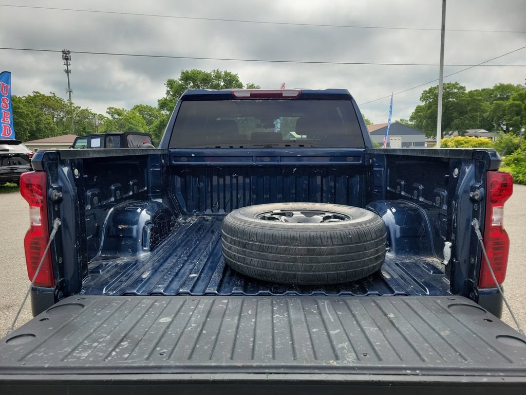 Used 2022 Chevrolet Silverado 1500 LT w/ Z71 Off-Road Package AWD/4WD image 8