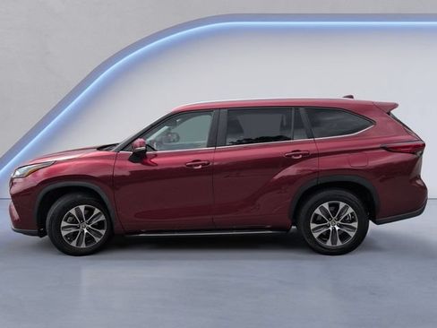 Used 2023 Toyota Highlander XLE FWD image 10