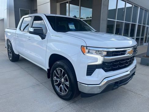 Used 2022 Chevrolet Silverado 1500 LT AWD/4WD image 9