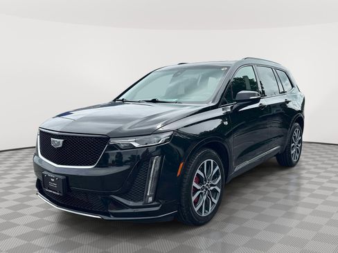 Used 2024 Cadillac XT6 Sport w/ Technology Package AWD/4WD image 3