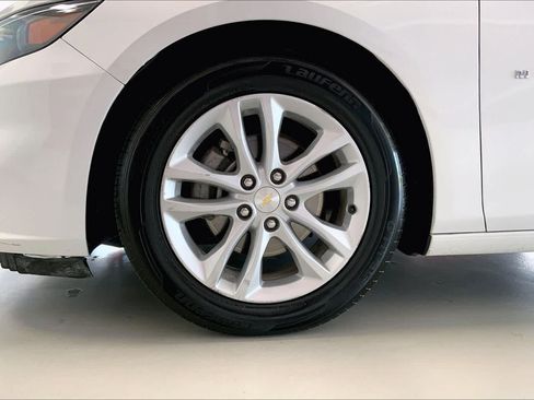Used 2017 Chevrolet Malibu LT FWD image 8