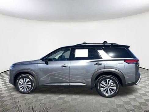 Used 2023 Nissan Pathfinder SL image 9