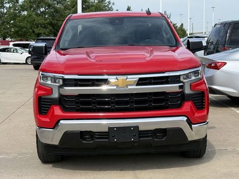 Used 2022 Chevrolet Silverado 1500 LT w/ Z71 Off-Road Package AWD/4WD image 8