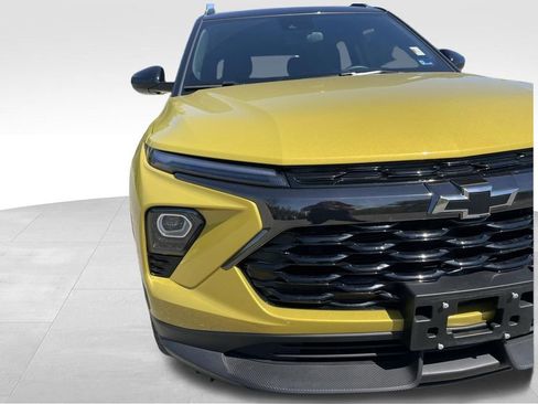 Used 2025 Chevrolet TrailBlazer RS w/ Driver Confidence Package AWD/4WD image 19