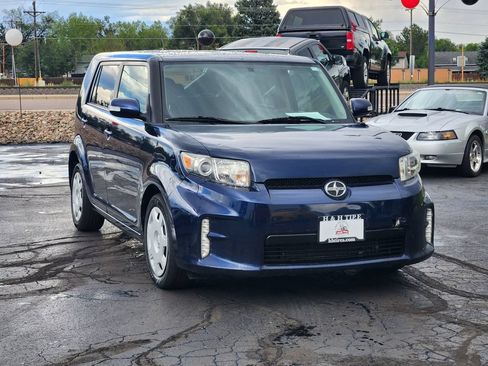 Used 2014 Scion xB FWD image 5