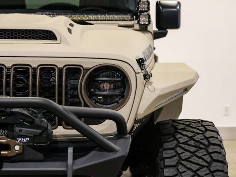 Used 2024 Jeep Wrangler Unlimited Rubicon w/ Technology Group AWD/4WD image 3