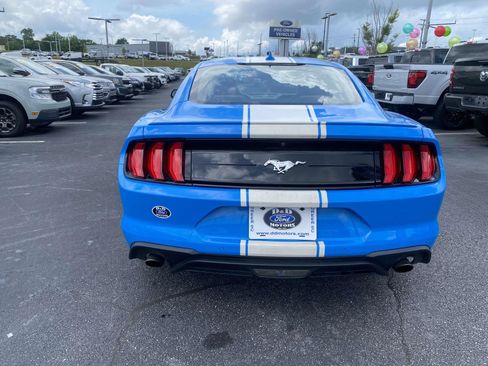 Certified 2022 Ford Mustang Premium RWD image 6