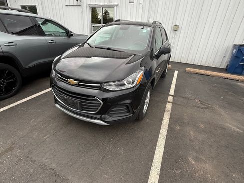 Used 2020 Chevrolet Trax LT w/ Driver Confidence Package AWD/4WD image 1
