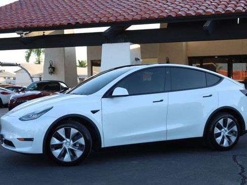 Used 2021 Tesla Model Y Long Range AWD/4WD image 5
