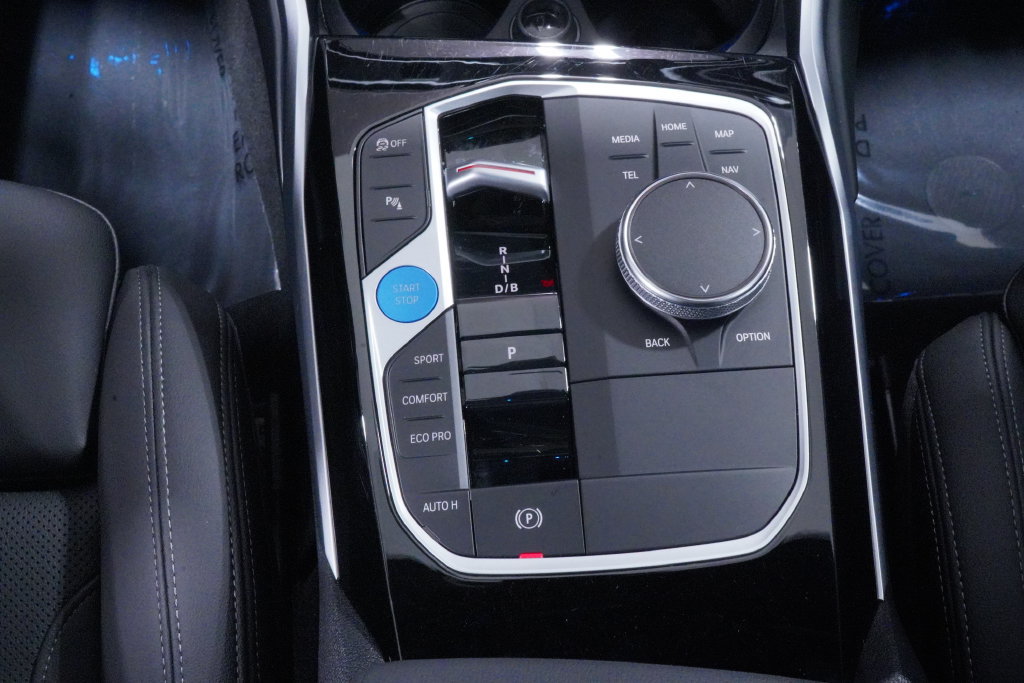 Used 2024 BMW i4 eDrive40 w/ Convenience Package RWD image 17