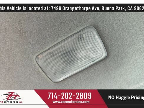 Used 2005 Toyota Matrix XR FWD image 39
