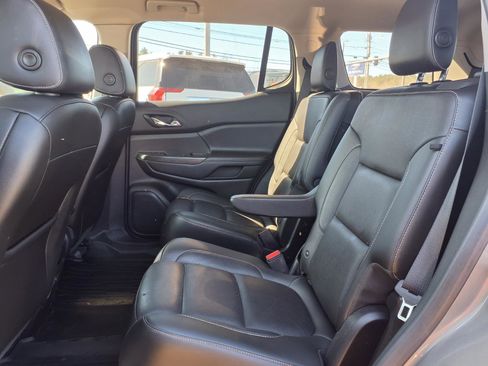 Used 2019 GMC Acadia SLT w/ LPO, Floor Liner Package image 7