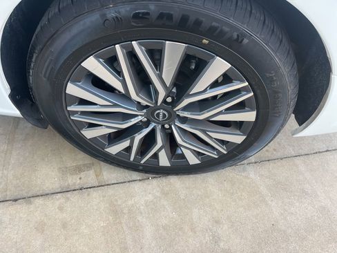 Used 2024 Nissan Altima 2.5 SV FWD image 30