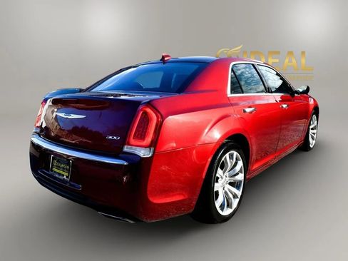 Used 2019 Chrysler 300 Limited RWD image 7