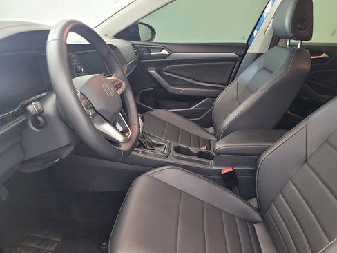 Used 2023 Volkswagen Jetta SE FWD image 17