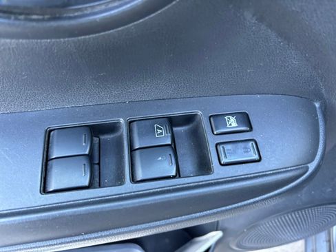 Used 2015 Nissan Versa 1.6 SL image 9