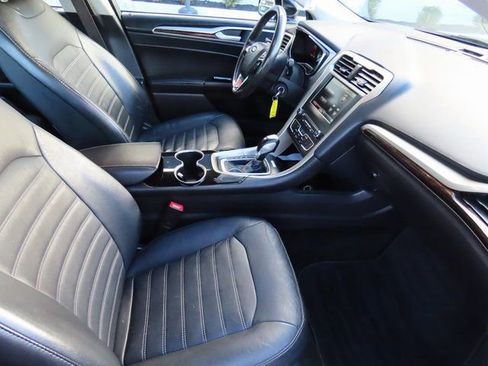 Used 2016 Ford Fusion SE w/ Equipment Group 202A image 11