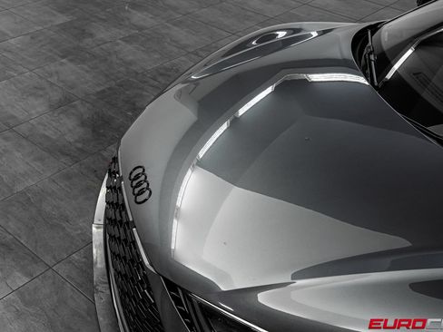 Used 2021 Audi R8 V10 w/ Premium Package RWD image 9