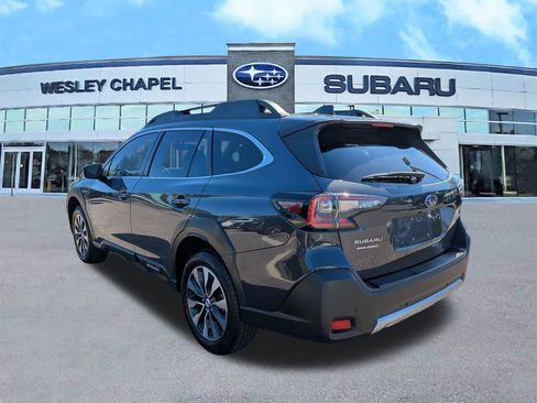 Used 2025 Subaru Outback Premium image 5