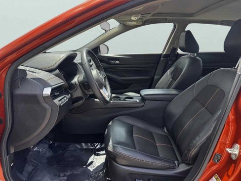 Used 2019 Nissan Altima 2.5 SR w/ SR Premium Package image 14