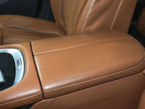 Used 2022 BMW 750i xDrive w/ Executive Package AWD/4WD image 57