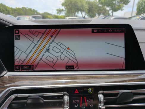 Used 2021 BMW X5 sDrive40i w/ M Sport Package RWD image 17