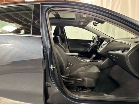 Used 2021 Chevrolet Malibu LT FWD image 15