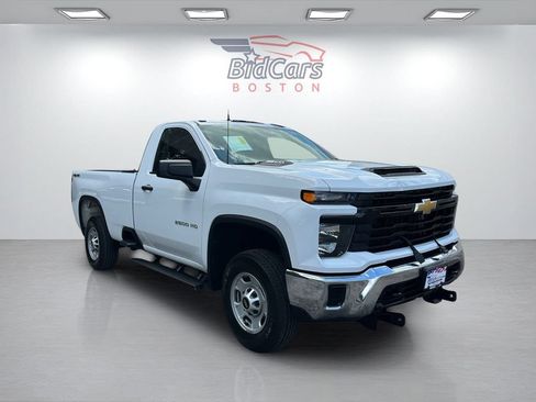 Used 2024 Chevrolet Silverado 2500 W/T w/ WT Convenience Package AWD/4WD image 3