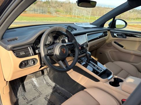 New 2026 Porsche Macan Base AWD/4WD image 12