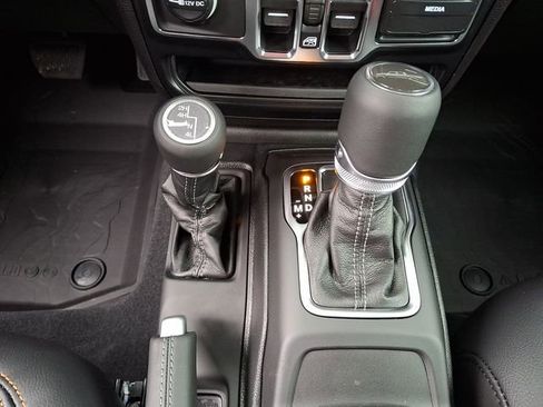 New 2026 Jeep Gladiator Sport AWD/4WD image 7