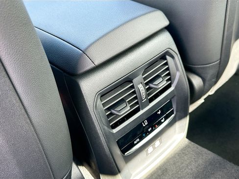 New 2025 BMW 330i Sedan w/ Premium Package image 21