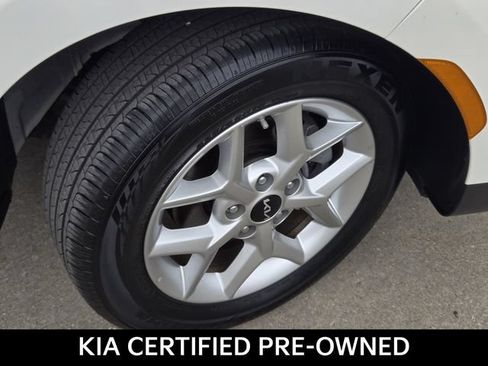 Certified 2025 Kia Soul LX FWD image 6