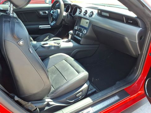 Used 2022 Ford Mustang Premium RWD image 8