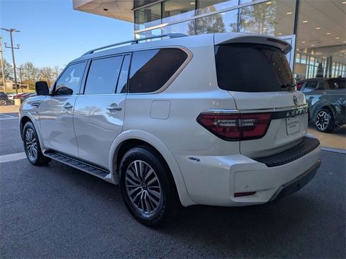 Used 2021 Nissan Armada SL w/ Captain's Chairs Package image 13