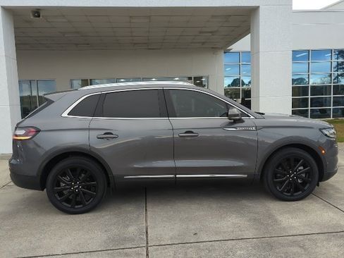 Used 2021 Lincoln Nautilus Reserve w/ Equipment Group 201A image 8